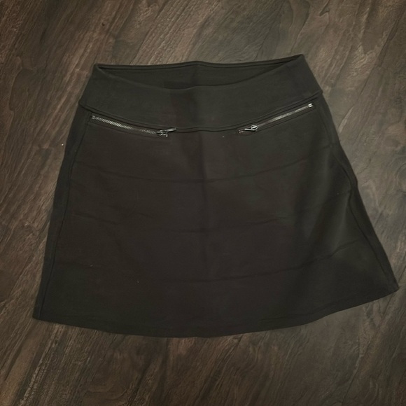 Black Athleta Skirt - Picture 1 of 4
